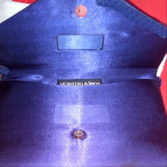 WHITTALL & SHON CLUTCH PURSE - Picture 4 of 7